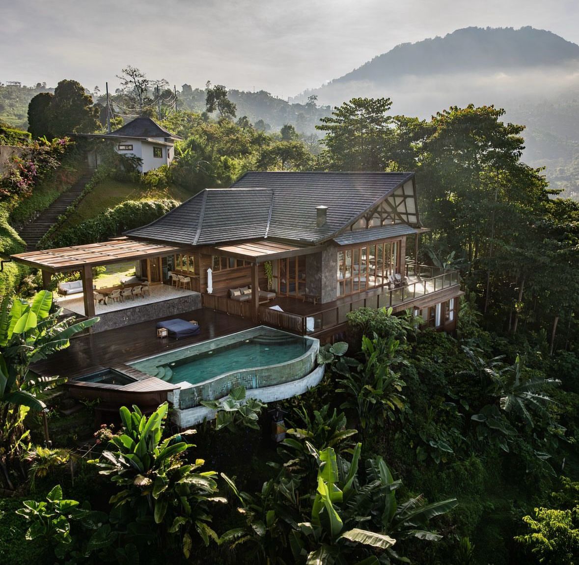 Munduk Mountain Estate — photo 1