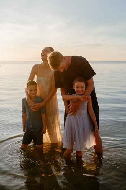 Bali Family Finds Photographer — photo 3