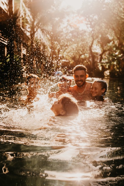 Bali Family Finds Photographer — photo 6