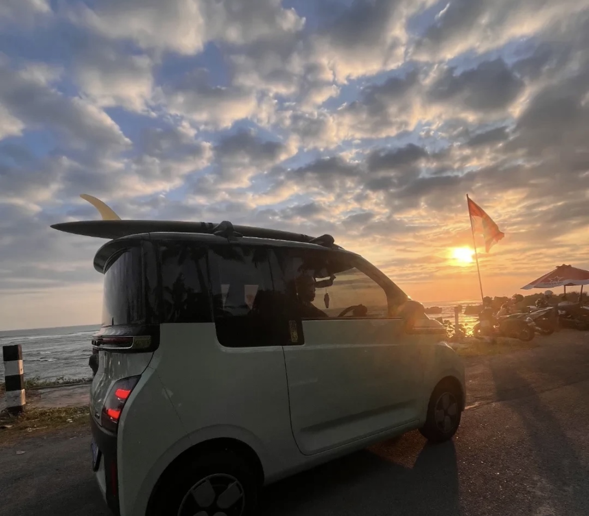 Mini Wee E-Car Rental — photo 5