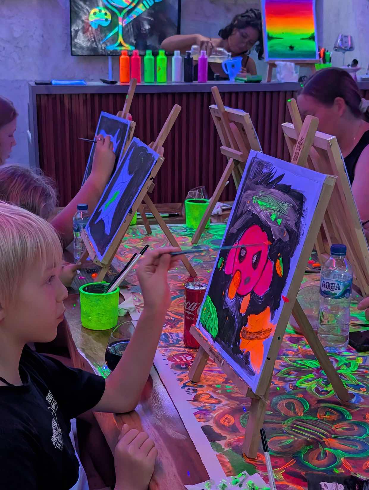 Paint and Sip Bali Art Workshop Studio — photo 6